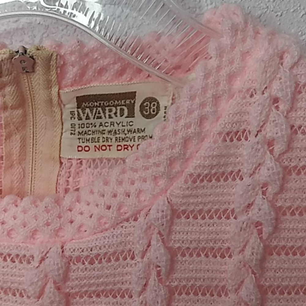 🌺VTG 60's powder pink crotchety top - Picture 4 of 9